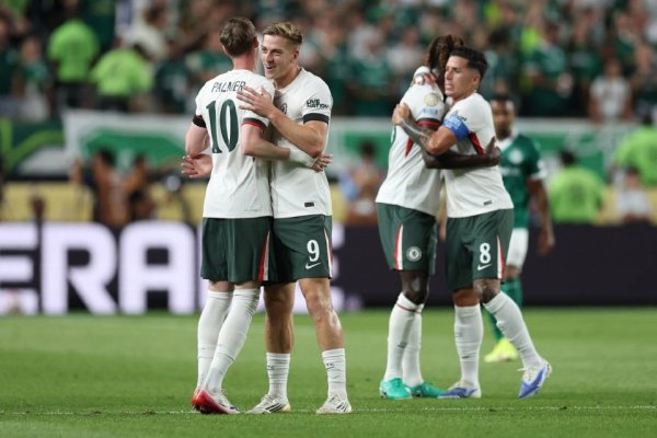Chelsea bảo vệ cấp độ đầu ti