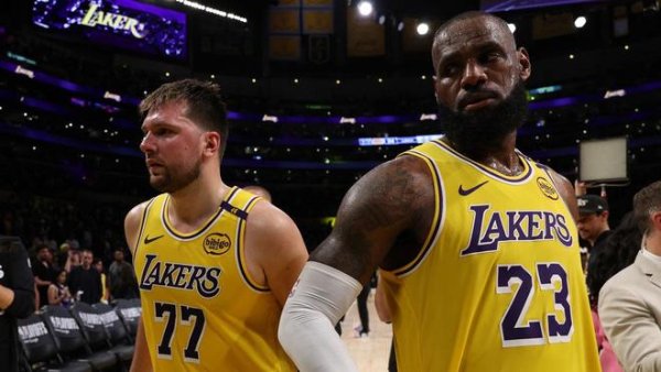 Barkley nói về Lakers: James đ