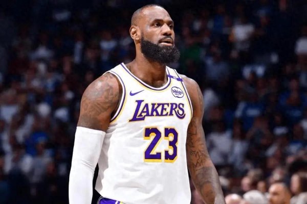Cựu cầu thủ NBA Richard Jeff