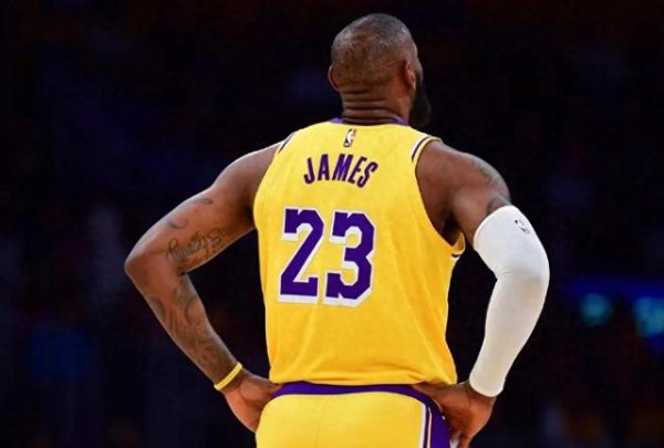 Ai nói James không tốt? Khôn